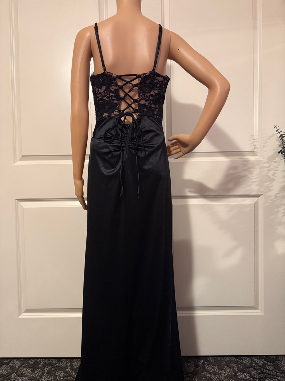 New Emerald Sundae Lace Bodice Side Slit Ruffle Satin Mermaid Gown - Picture 12 of 13